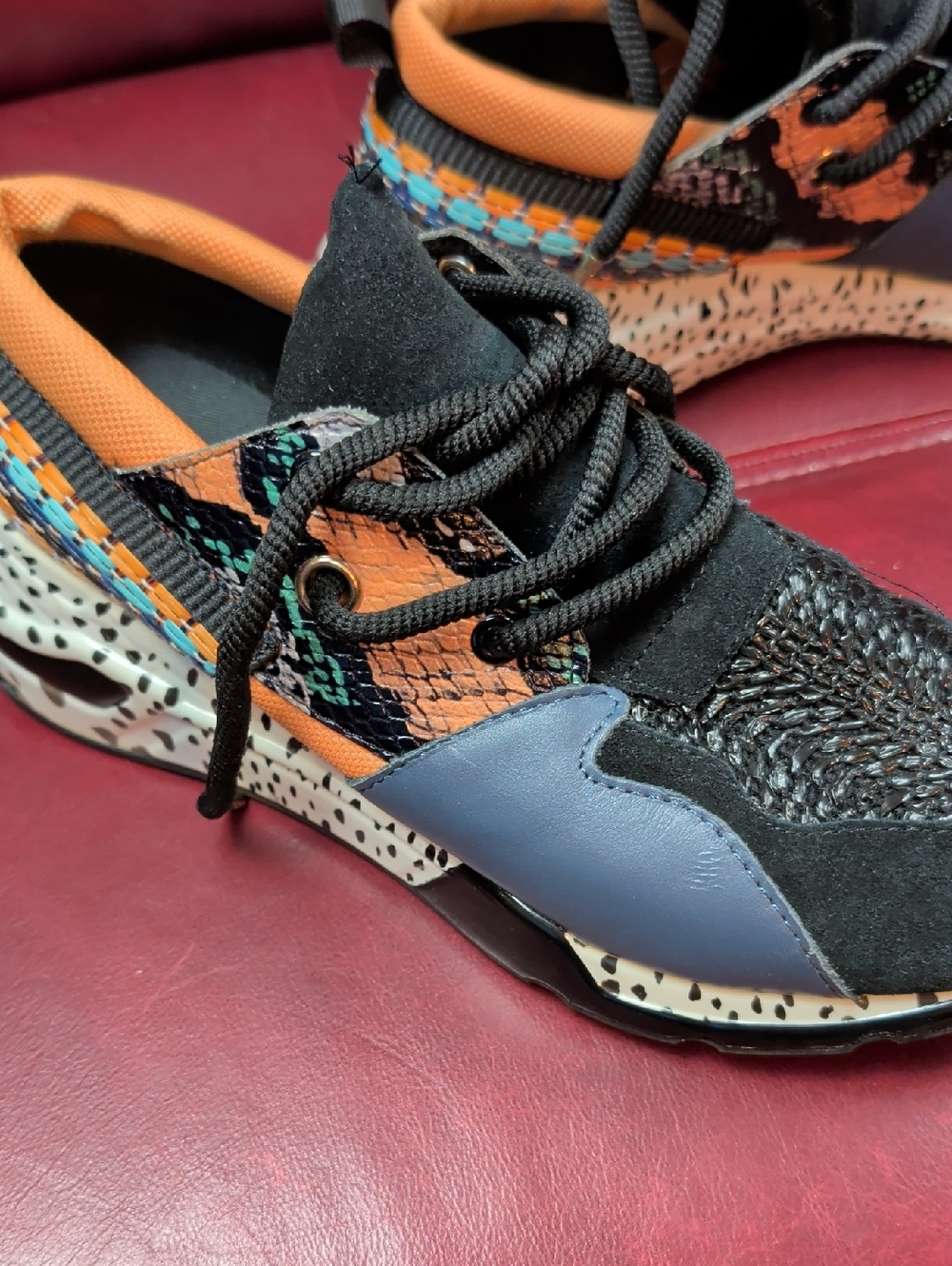 Steve Madden Cliff Aztec Leather Women's Athletic Sneaker Shoe 9.5 - Picture 2 of 8